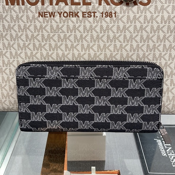 Michael Kors Men’s Women’s Cooper Tech Zip Around Wallet
Black Multi Unisex
NWT - Picture 6 of 16